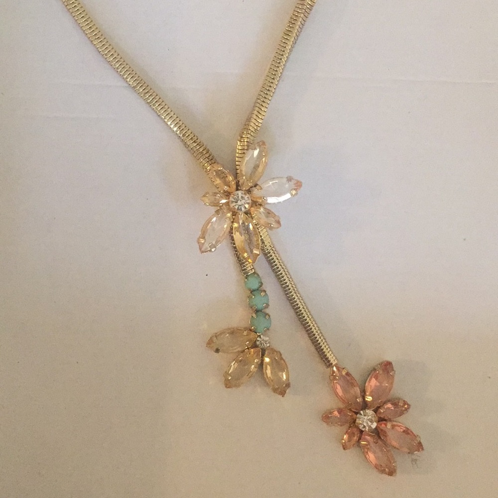 BCBGMAXAZRIA necklace